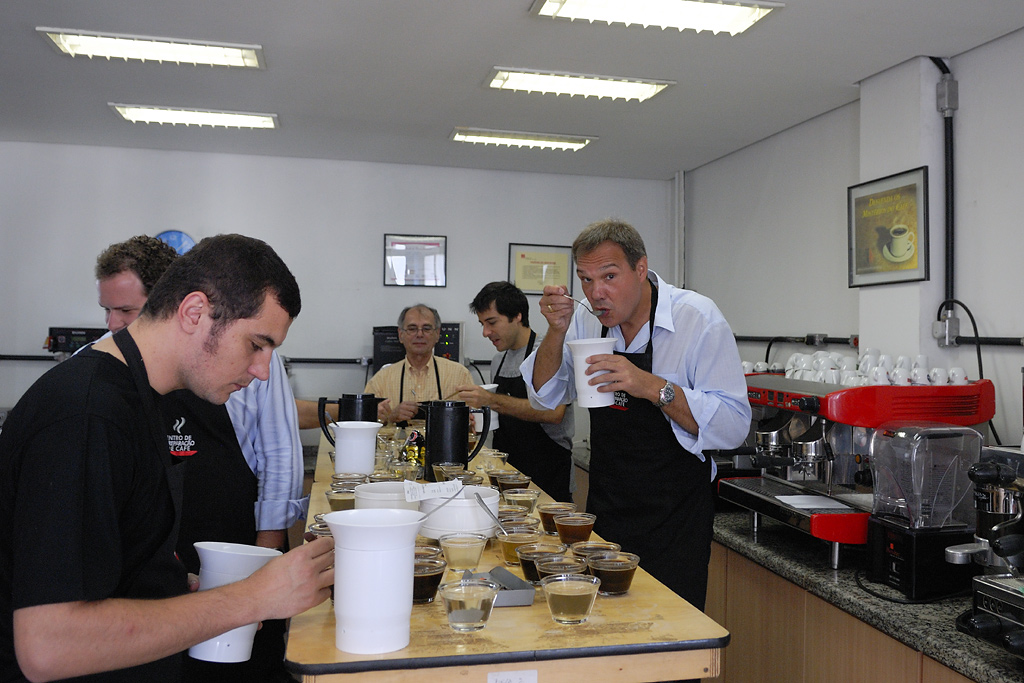 Me (right) at the course 'Classificação e Degustação de Café' in São Paulo