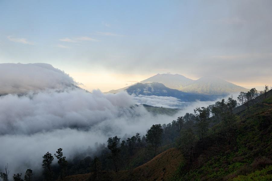 Vulkan „Gunung Raung“; Java